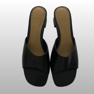 NATURALIZER Black Leather Slide Block heel. Sandals. Like New. Size 8N